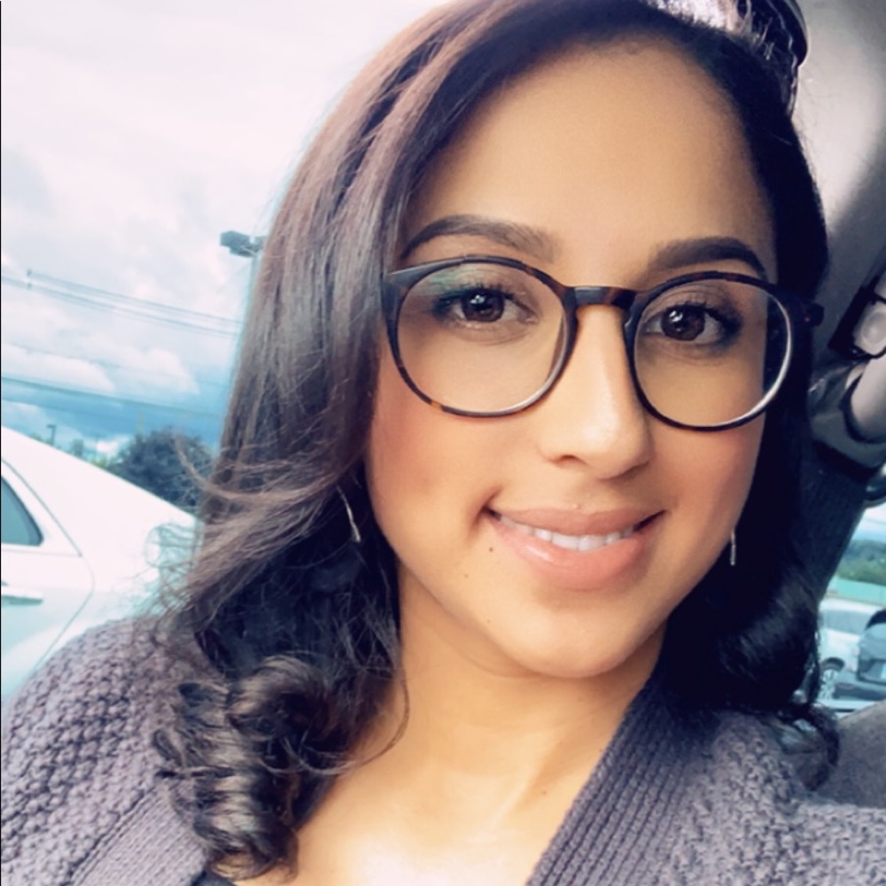 Meet your Posher, Elizabeth